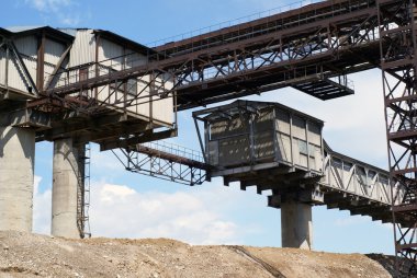 donanımları, kablolar ve borular modern Endüstr içinde bulunan