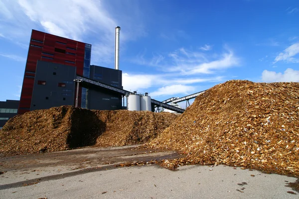 Planta de bioenergía con almacenamiento de combustible de madera —  Fotos de Stock