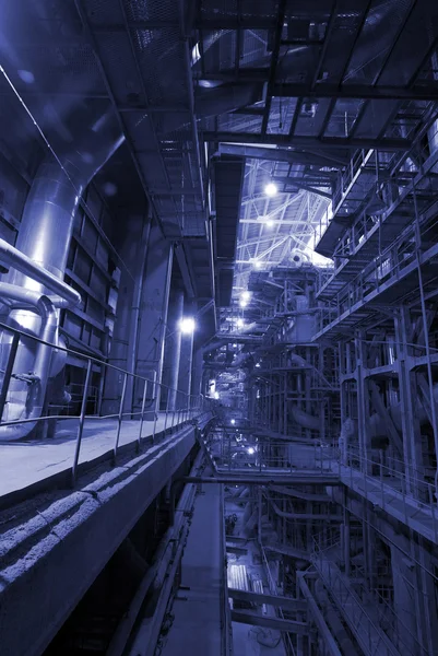 Zona industrial, Tuberías de acero en tonos azules — Foto de Stock