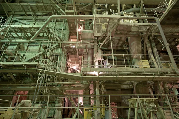 Industriële zone, Staalleidingen, kleppen en ladders — Stockfoto
