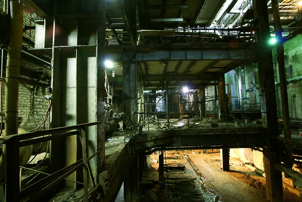 오래 된 버려진된 공장 — 스톡 사진
