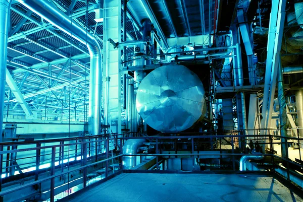 Zona industrial, dutos de aço em tons azuis — Fotografia de Stock