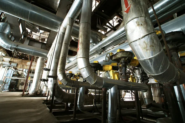 Ipari zóna, acél csővezetékek a szigetelés — Stock Fotó