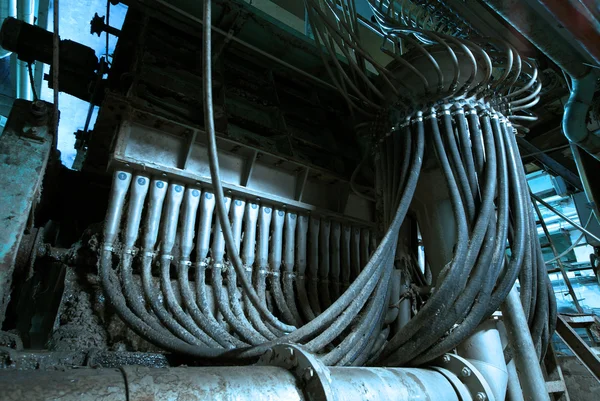 Pipa, tabung, mesin dan turbin uap di pembangkit listrik — Stok Foto