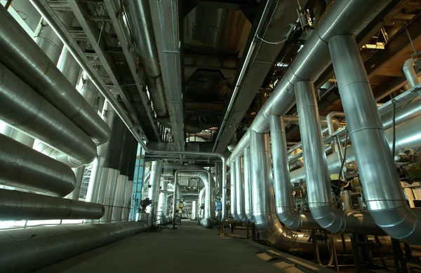 Tubos, tubos en una central eléctrica — Foto de Stock