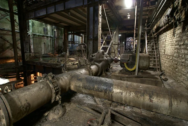 Oude verlaten fabriek — Stockfoto
