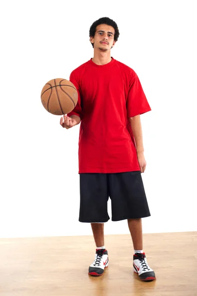 Jogador de basquete em camisa vermelha — Fotografia de Stock