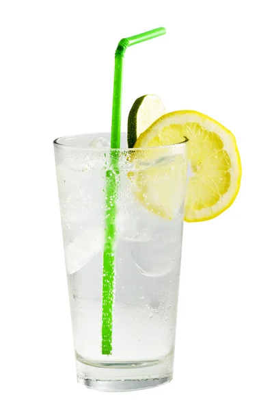 Cocktail drink with lime — Stock Photo, Image