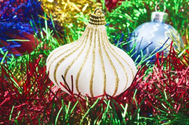 Noel kartı ile renkli toplar