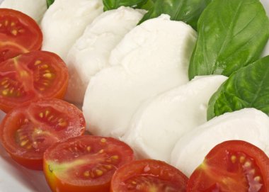 Caprese salatası