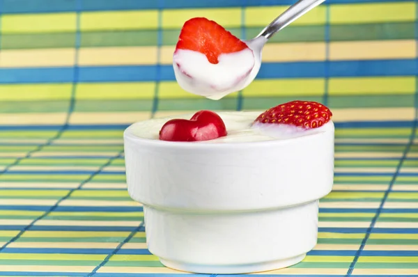 Yogurth with strawberry — Stock Photo, Image