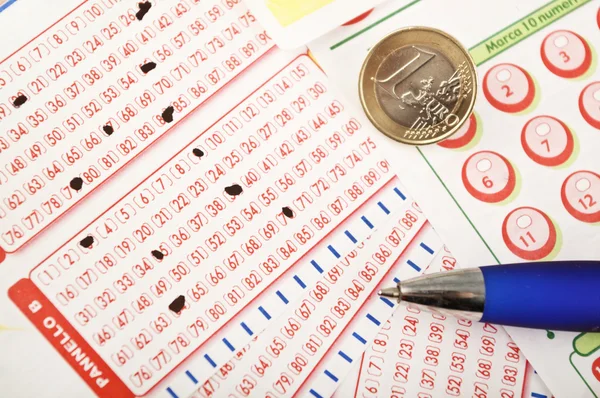 Bilhete de loteria e caneta — Fotografia de Stock