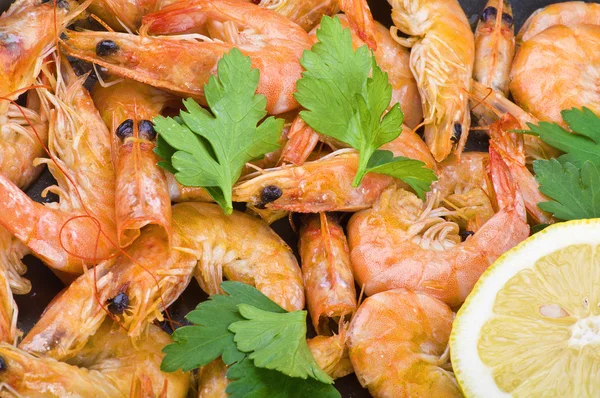 Shrimp and parsley — Stock Photo, Image