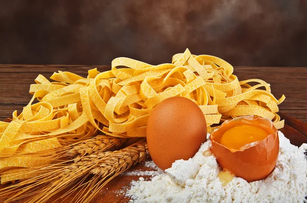 Pasta, ägg, mjöl . — Stockfoto