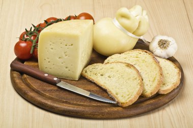peynir, salam ve baharatlar