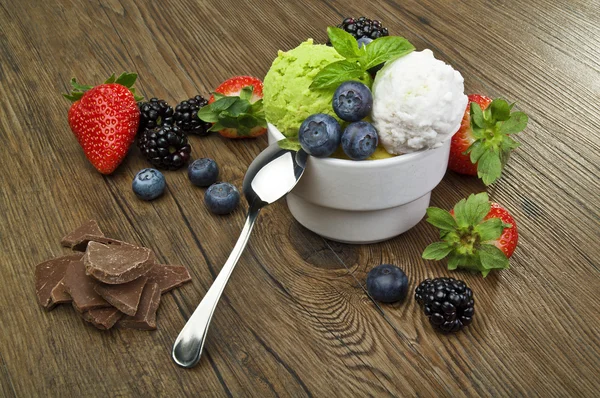 Fruit ice cream — Stock Photo, Image