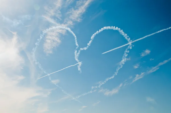 Herz im Himmel — Stockfoto