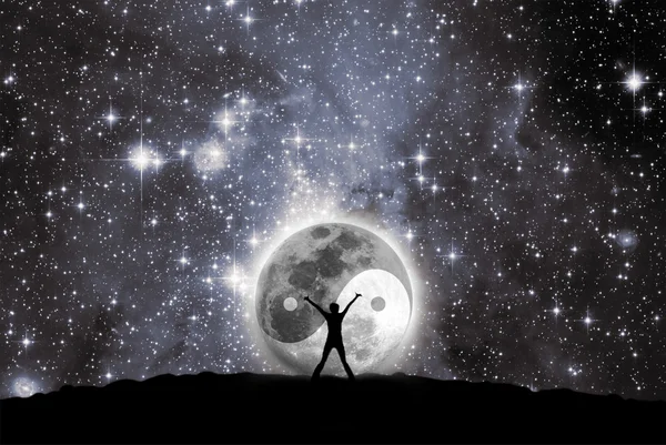 Luna con el signo del yin y el yang —  Fotos de Stock