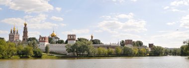 su birikintisi novodevichy manastır görüntüleyin