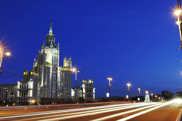 Edificio de gran altura en Kotelnicheskaya Embankment en Moscú — Foto de Stock
