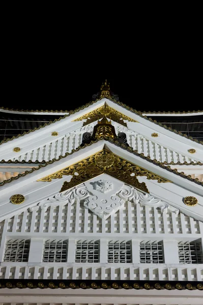 在日本的大阪城堡的晚上时间视图 — 图库照片