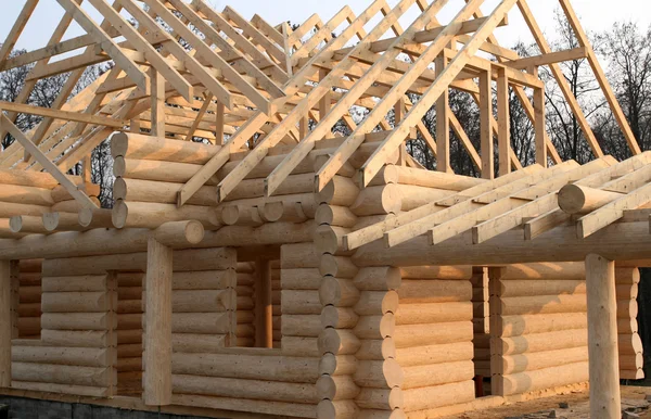 Drewniany budowa domu — Zdjęcie stockowe