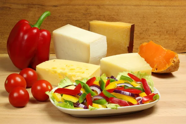 Insalata e formaggio — Foto Stock