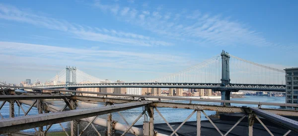 Manhattan Bridge e New York — Foto Stock
