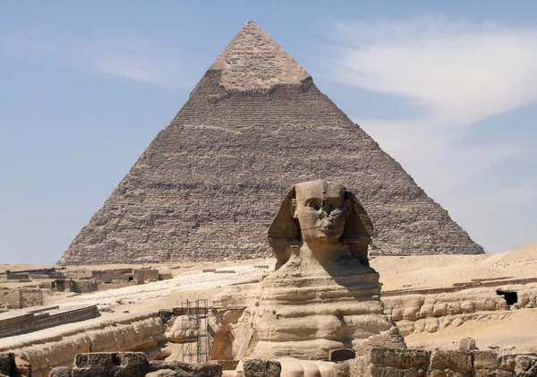 Пирамида Хафре и Сфинкса — стоковое фото
