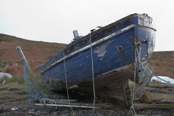 İskoçya'da kokuşmuş tekne — Stok fotoğraf