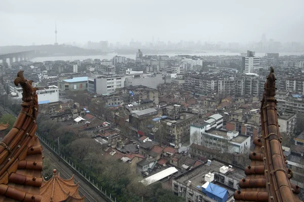 Wuhan pohledu z věže žlutý jeřáb — Stock fotografie