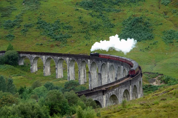 Glenfinnan viadukt és gőz vonat — Stock Fotó