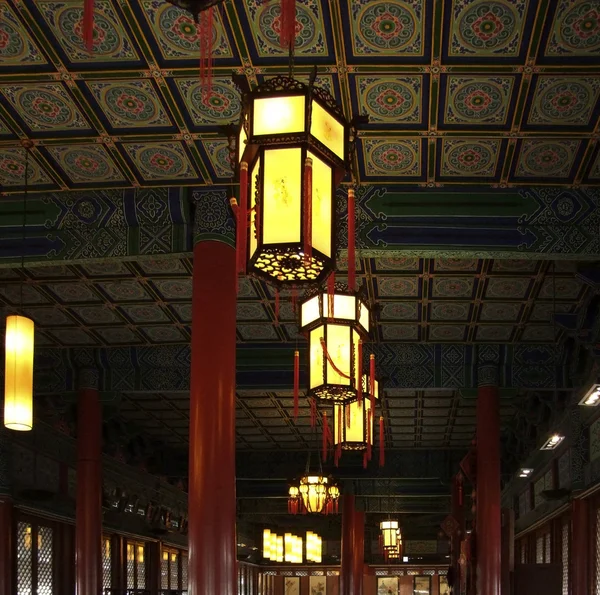 Chinese ceiling and lamps — Stock Photo, Image