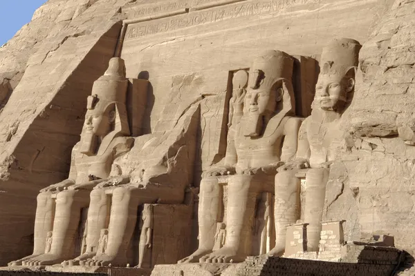Statues at Abu Simbel temples — Stock Photo, Image
