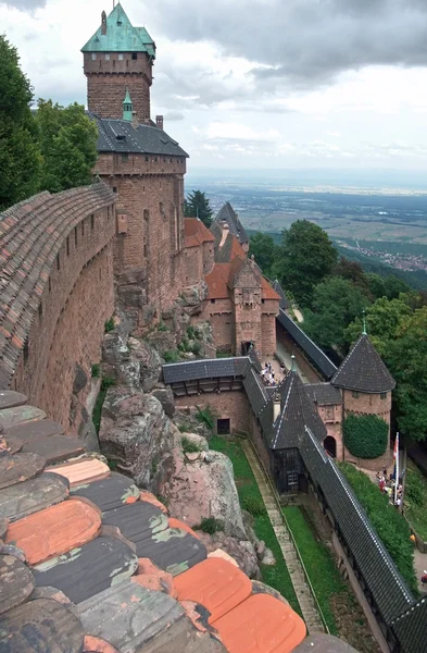 Haut-koenigsbourg slott i Frankrike — Stockfoto