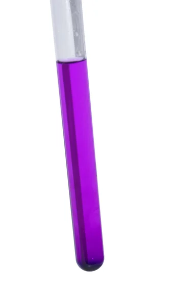 Vidrio de ensayo con líquido violeta — Foto de Stock