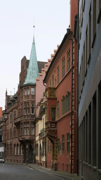 Pouliční scéna ve Freiburgu — Stock fotografie