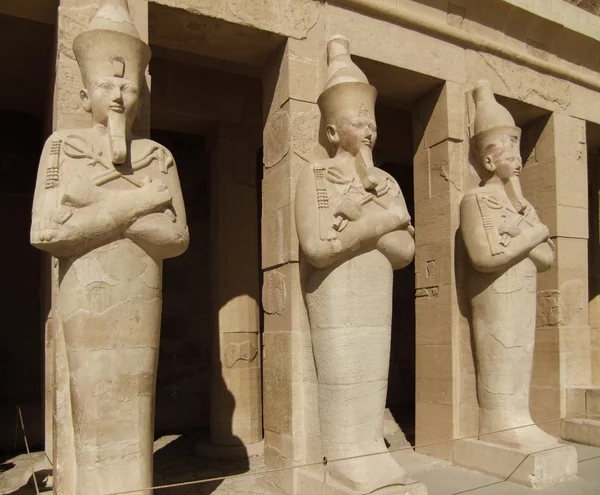 Hatschepsut-Skulpturen aus Stein — Stockfoto