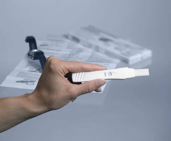 Тест на беременность — стоковое фото