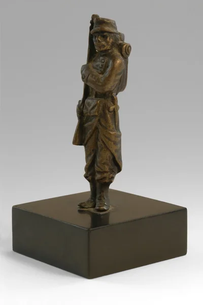 ノスタルジックな兵士の彫刻 — ストック写真