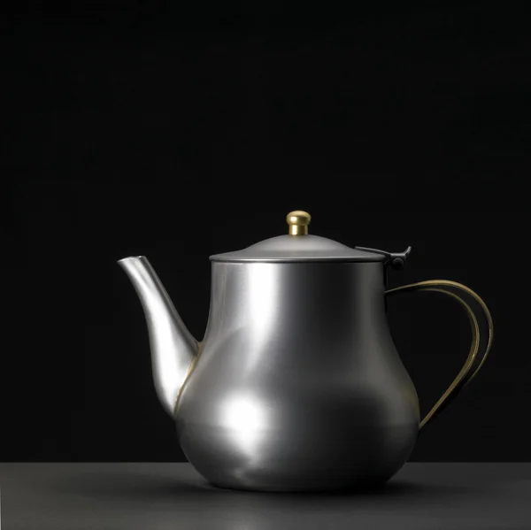 Dzbanek do herbaty metalowe — Zdjęcie stockowe