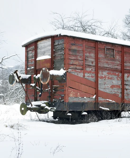 हिवाळ्याच्या वेळी जुन्या रेल्वे कार — स्टॉक फोटो, इमेज