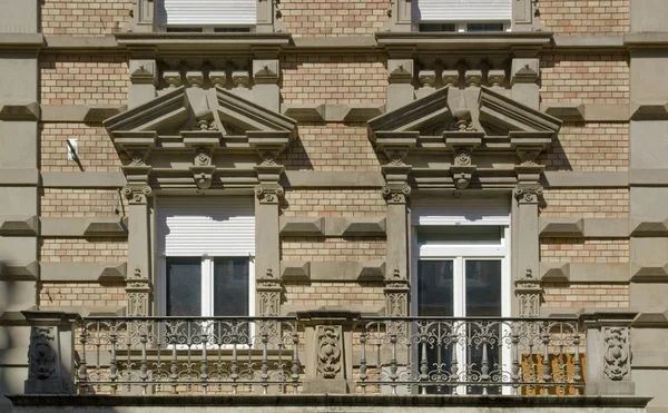 Eski moda balkon — Stok fotoğraf