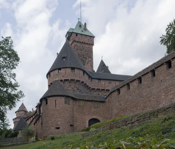 Верхне-Кенигсбургский замок — стоковое фото