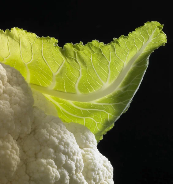 Cauliflower and leaf detail — Stock Photo, Image