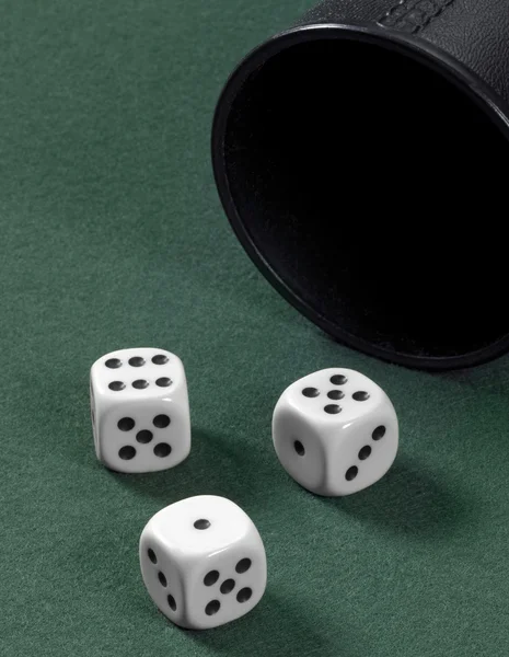 Dice and cup — Stock Photo, Image