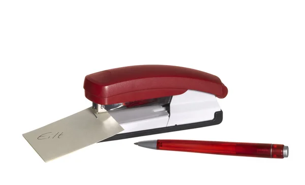 Engrapadora roja con papel y pluma — Foto de Stock