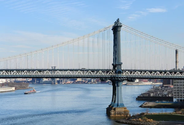 マンハッタン橋とイースト川 — ストック写真