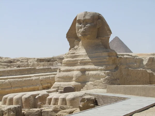 stock image Sphinx and Pyramid of Menkaure