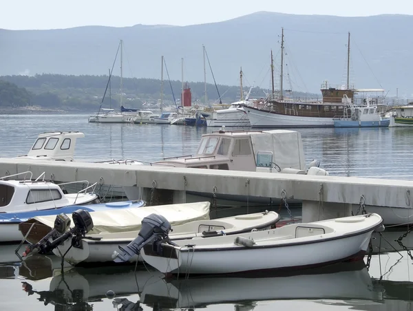 Harbor landskapet i Kroatien — Stockfoto